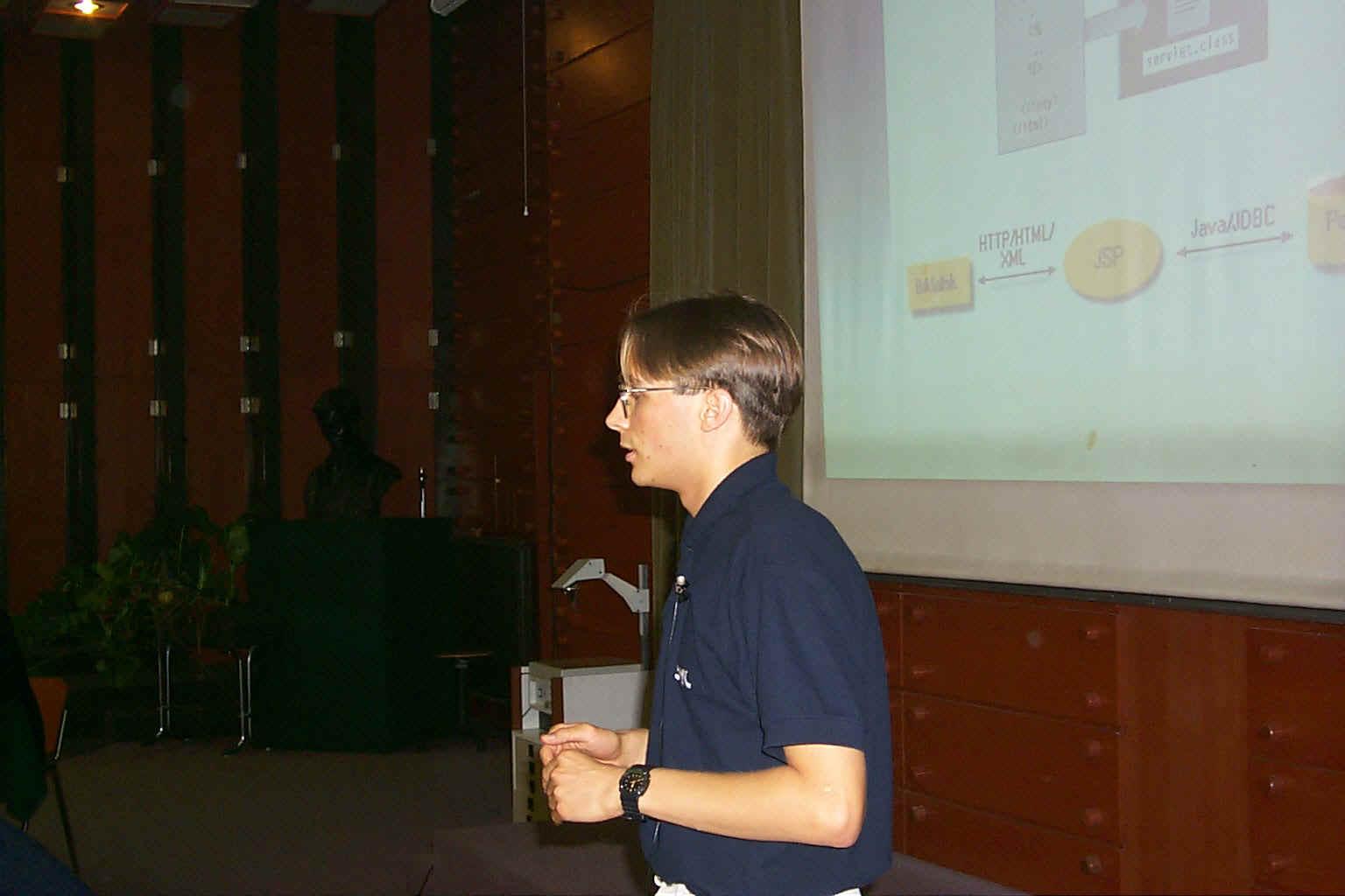 p0001118.jpg (141008 bytes)